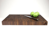 Side mid-angle of Dusky Waves with knife and fruit for scale
